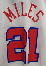 Load image into Gallery viewer, Darius Miles Clippers Jersey sz 40/M New w. Tags