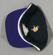 Load image into Gallery viewer, Vintage Vikings Snapback Hat New w/o Tags