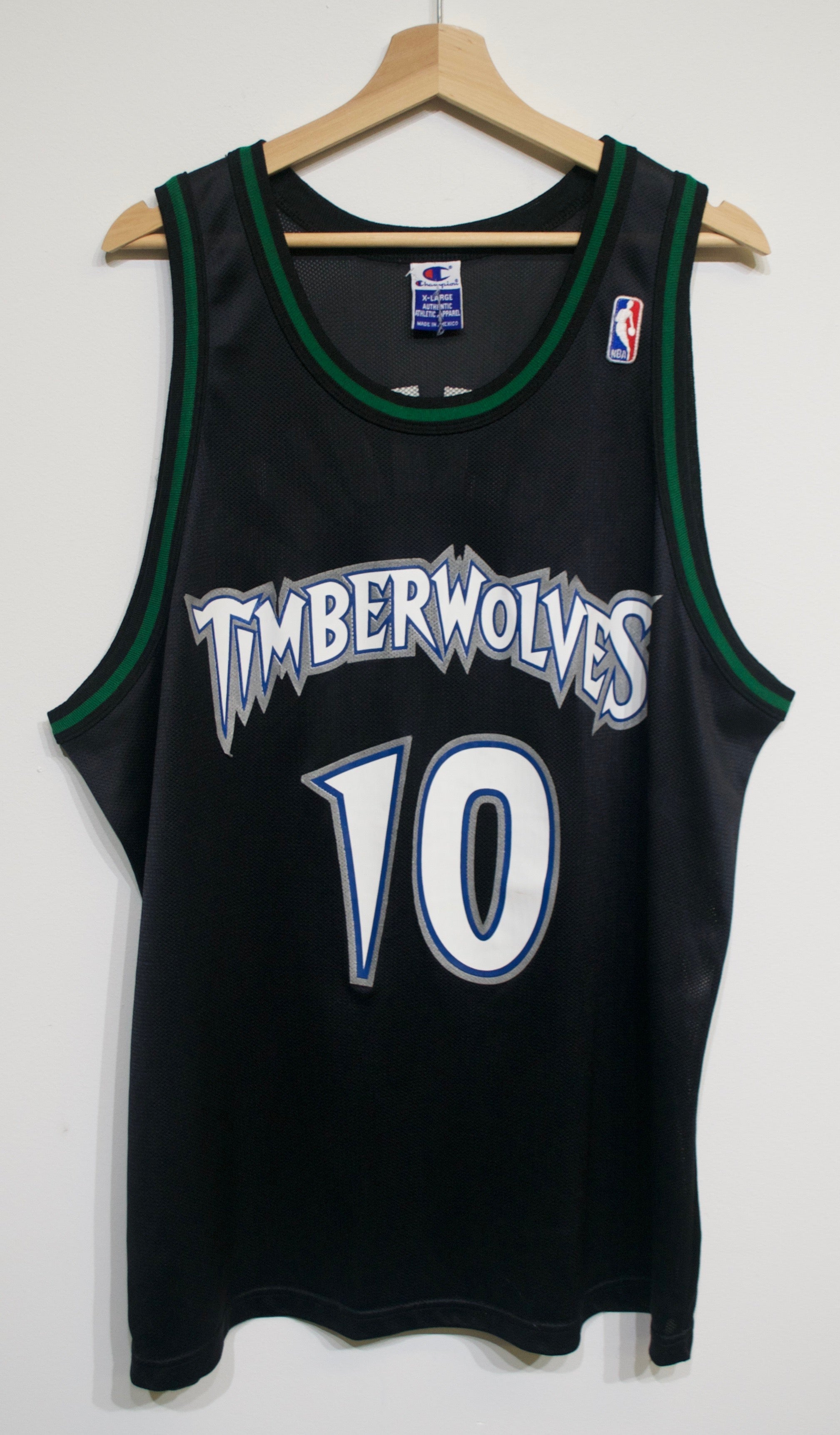 Wally Szczerbiak Signed Minnesota Timberwolves Jersey (Steiner)2002 NB –